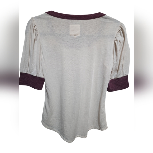 NWT Chaser Womens Shirt Short Flirty Sleeves Sz Med Purple Off White T Shirt - Picture 3 of 4